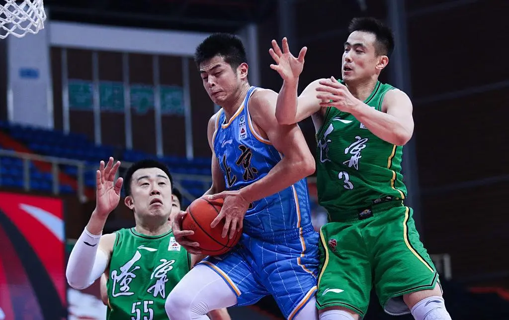 人即将退役, AA 人即将退役, AA