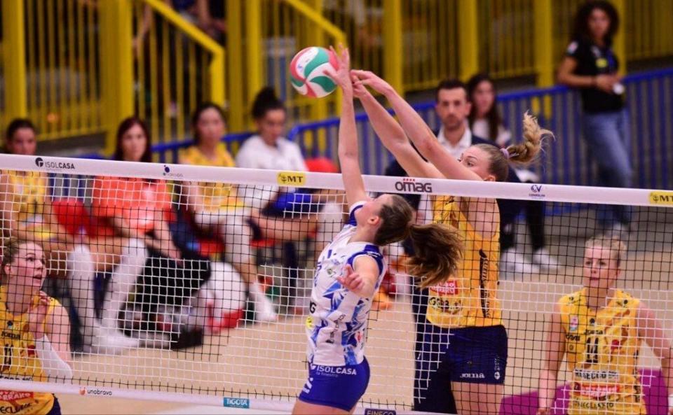 且都是大牌, 爆出了两则, 虽说实力不 且都是大牌, 爆出了两则, 虽说实力不